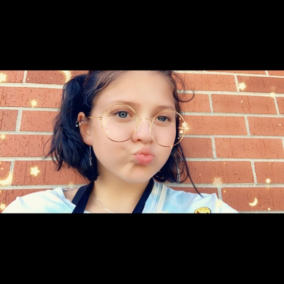 Meet your Posher, Gabby - Picture 1 of 1